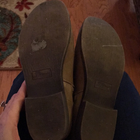 Taupe colored vegan boots!SOLD! - Picture 5 of 5